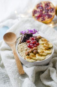Porridge de avena con fruta