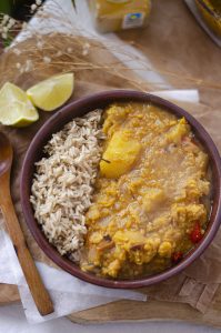 Receta: Curry vegetariano de lentejas rojas con arroz basmati.