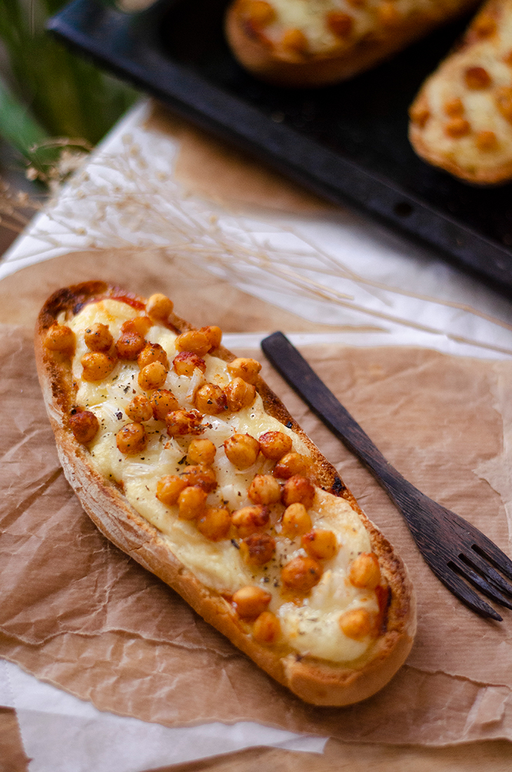 Recetas vegetarianas y veganas: paninis veganos con queso de patata casero, fácil y saludable.