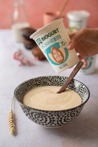 Helado de yogur vegano con arándanos (fácil)