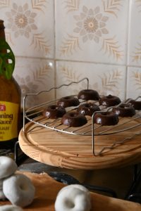 Filipinos caseros y aptos para veganos, bañados en chocolate negro