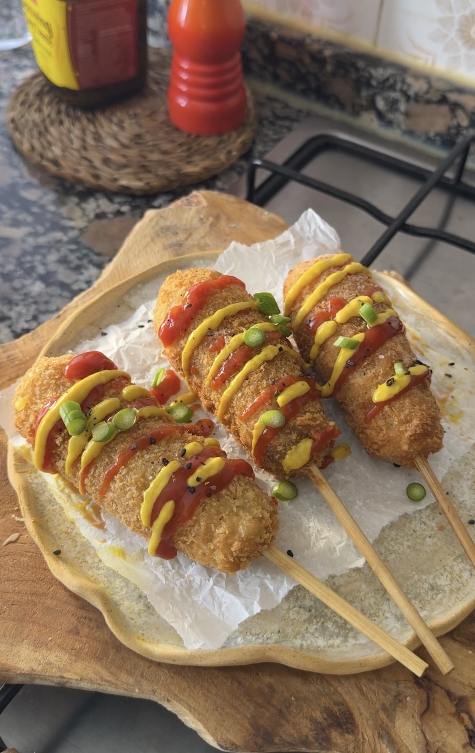 Receta facil paso a paso para hacer Corn Dogs coreanos en casa. Sin huevo. Veganos.